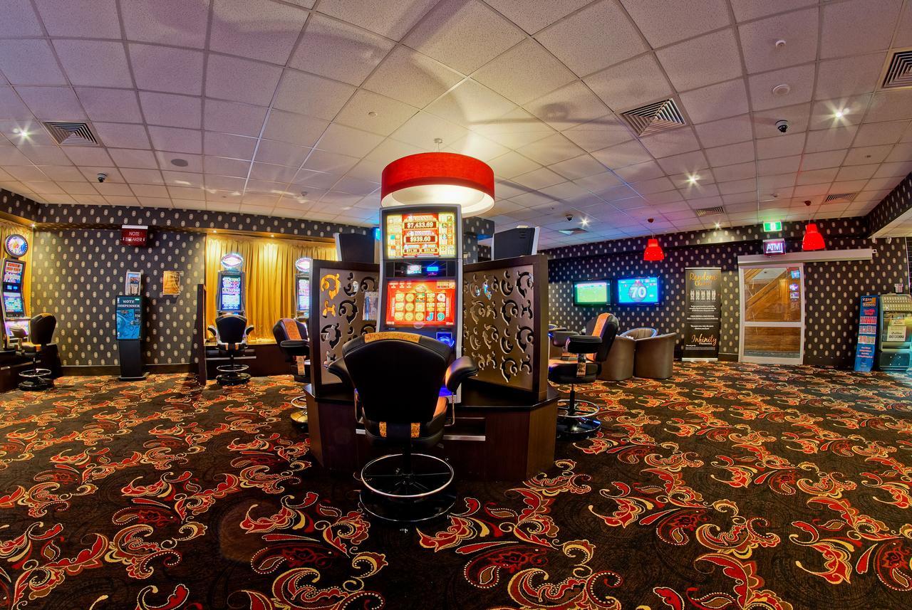 Isa Hotel マウント・アイザ エクステリア 写真