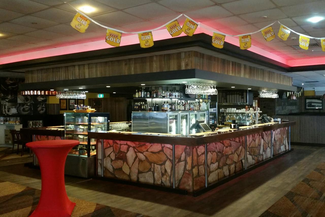 Isa Hotel マウント・アイザ エクステリア 写真